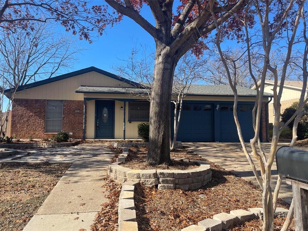Property Photo: 5425 Denise Drive TX 76148