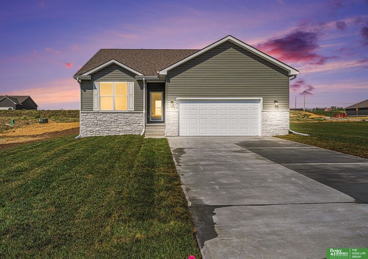 Property Photo: 9618 N 167 Street NE 68007