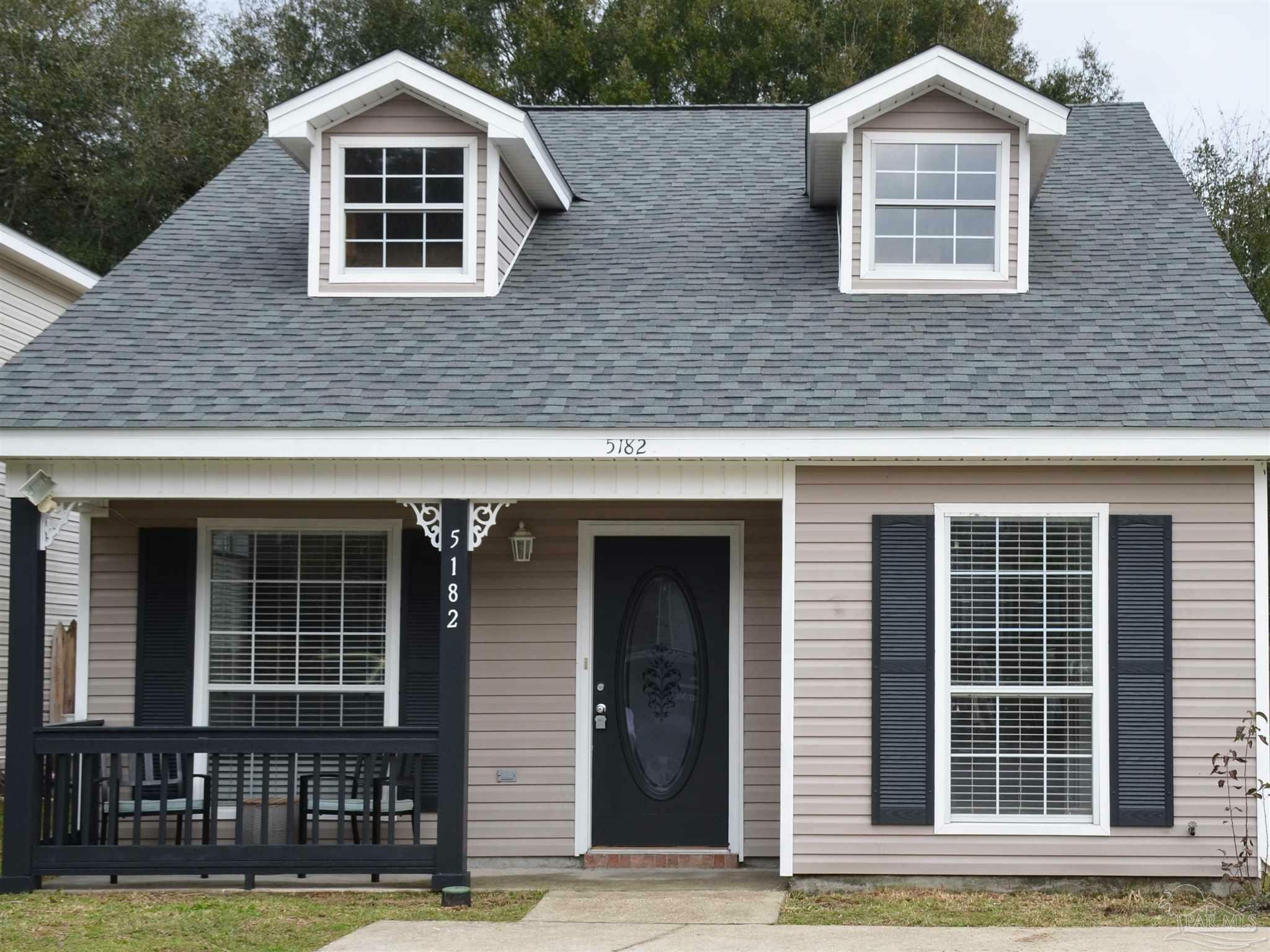 Property Photo: 5182 Victoria Dr FL 32570
