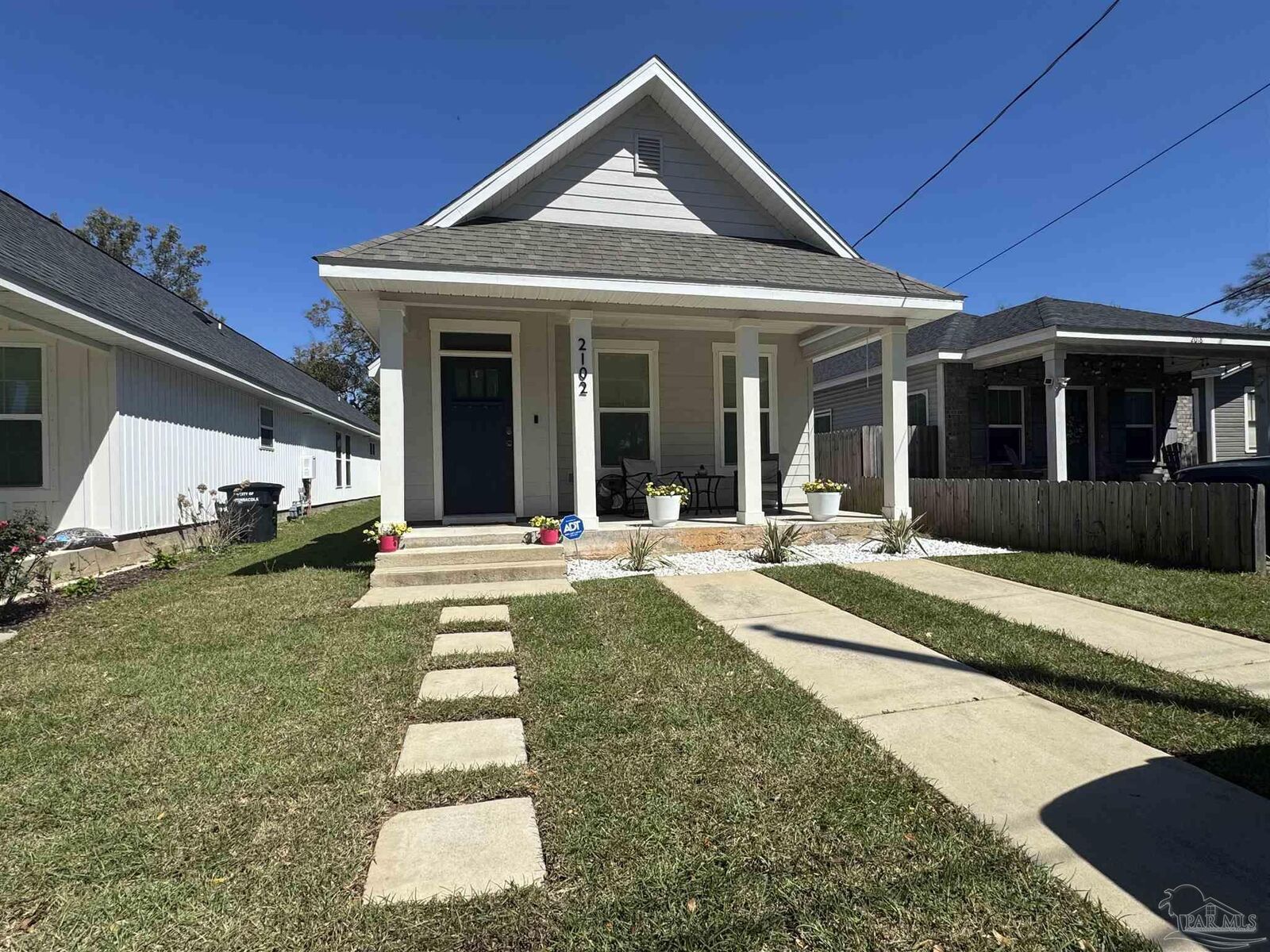 Property Photo: 2102 W Gregory St FL 32502