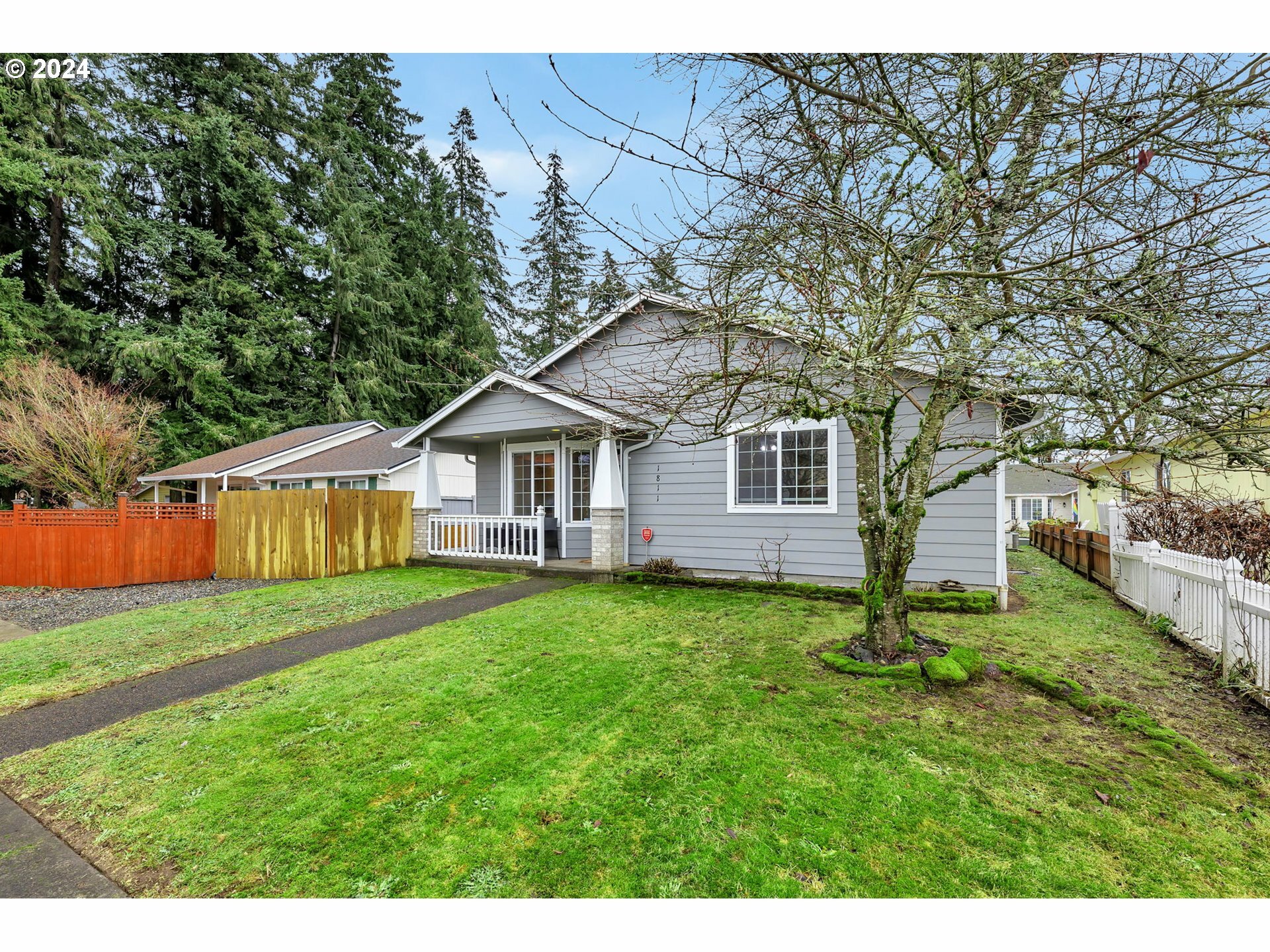 Property Photo:  1811 NE Edge Park Dr  WA 98663 