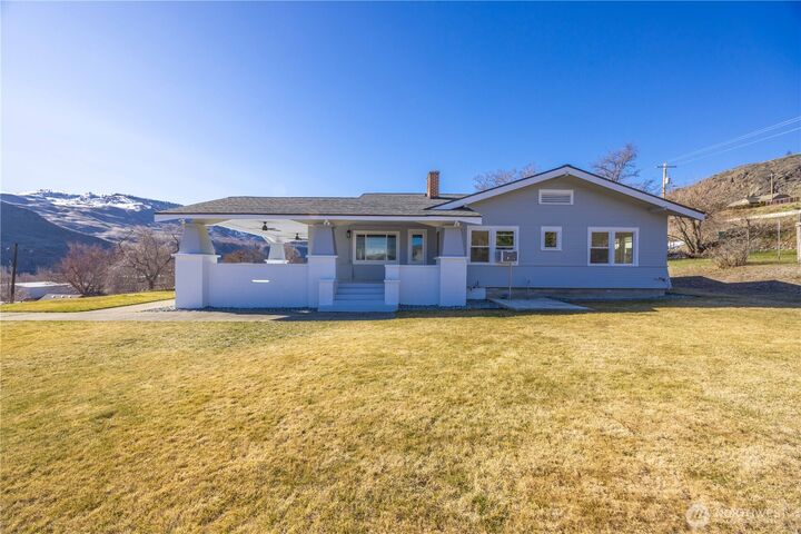 Property Photo:  242  3rd Street  WA 98817 