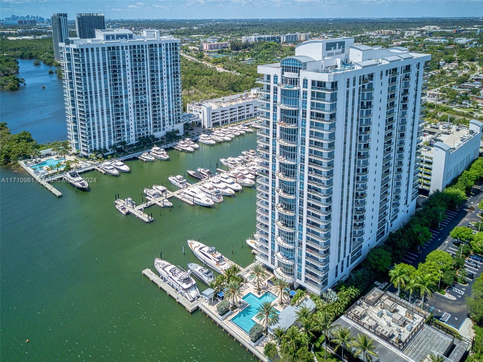 Property Photo:  17301 E Biscayne Blvd 1709  FL 33160 