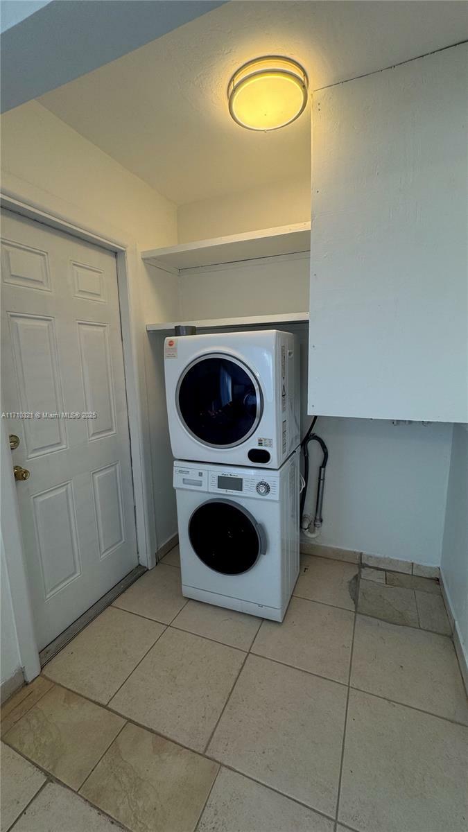 Property Photo:  819 SW 3rd St 1  FL 33009 