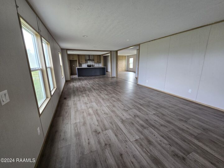 Property Photo: 1130-B Nassans Road LA 70582