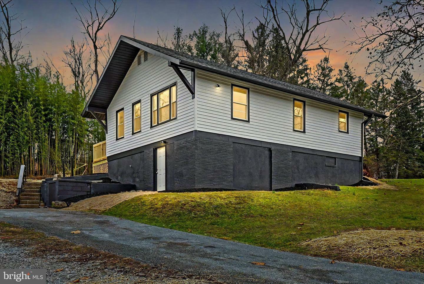 Property Photo:  3811 Fox Run Road  PA 17315 