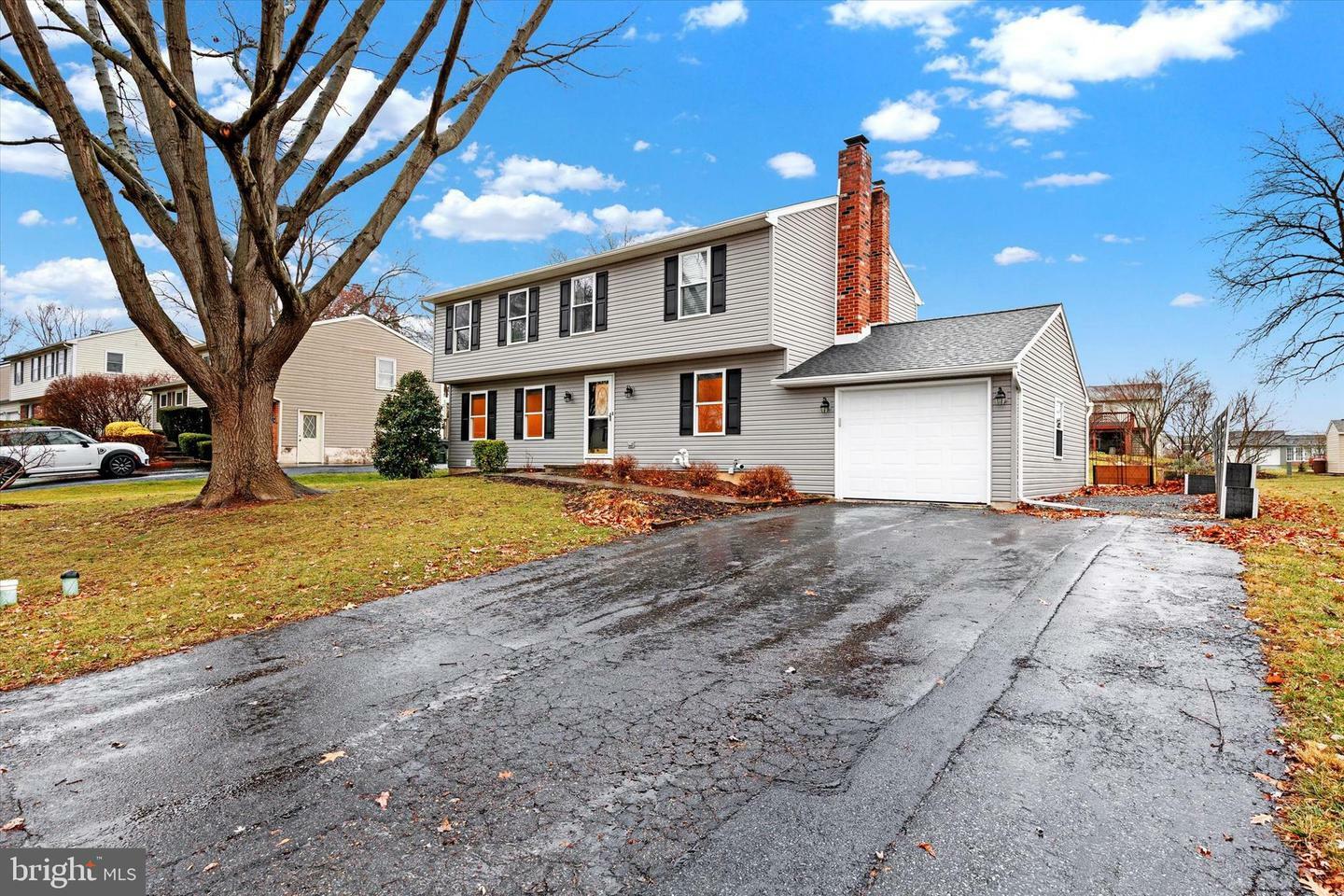 Property Photo:  477 Longmeadow Road  PA 17601 