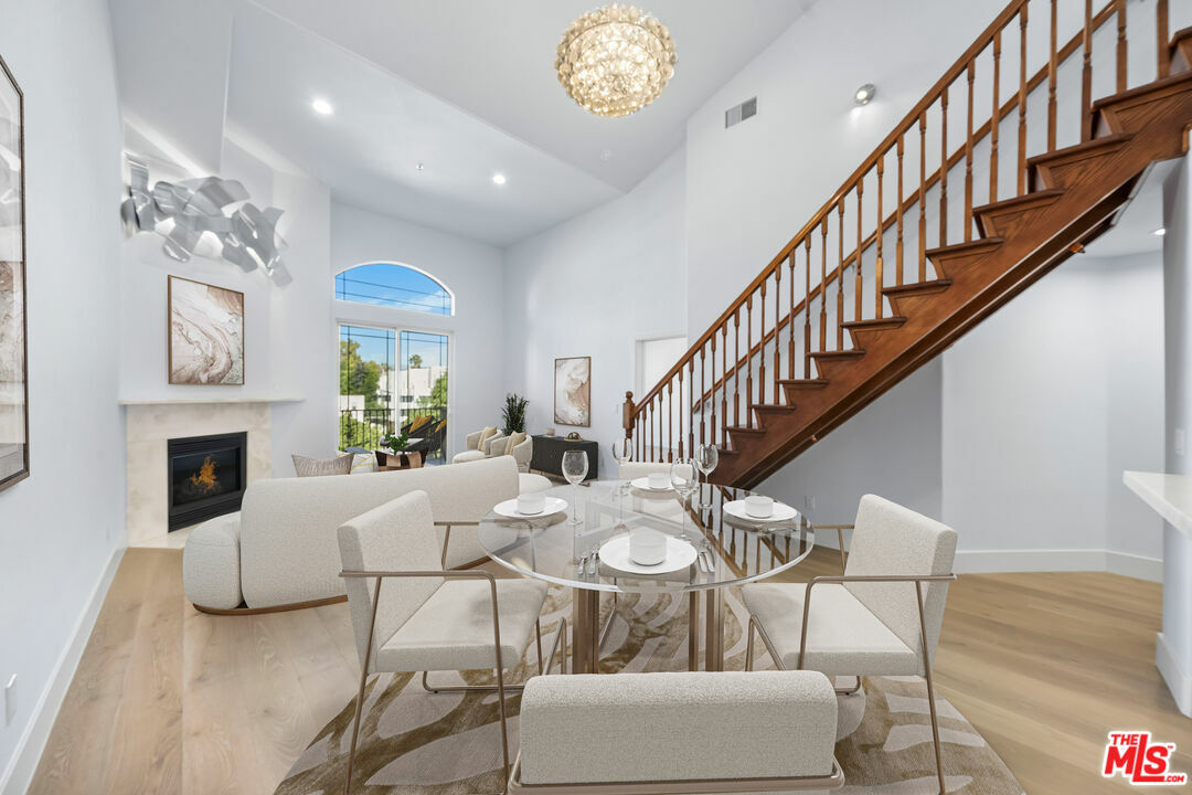 Property Photo: 5132 Maplewood Ave CA 90004