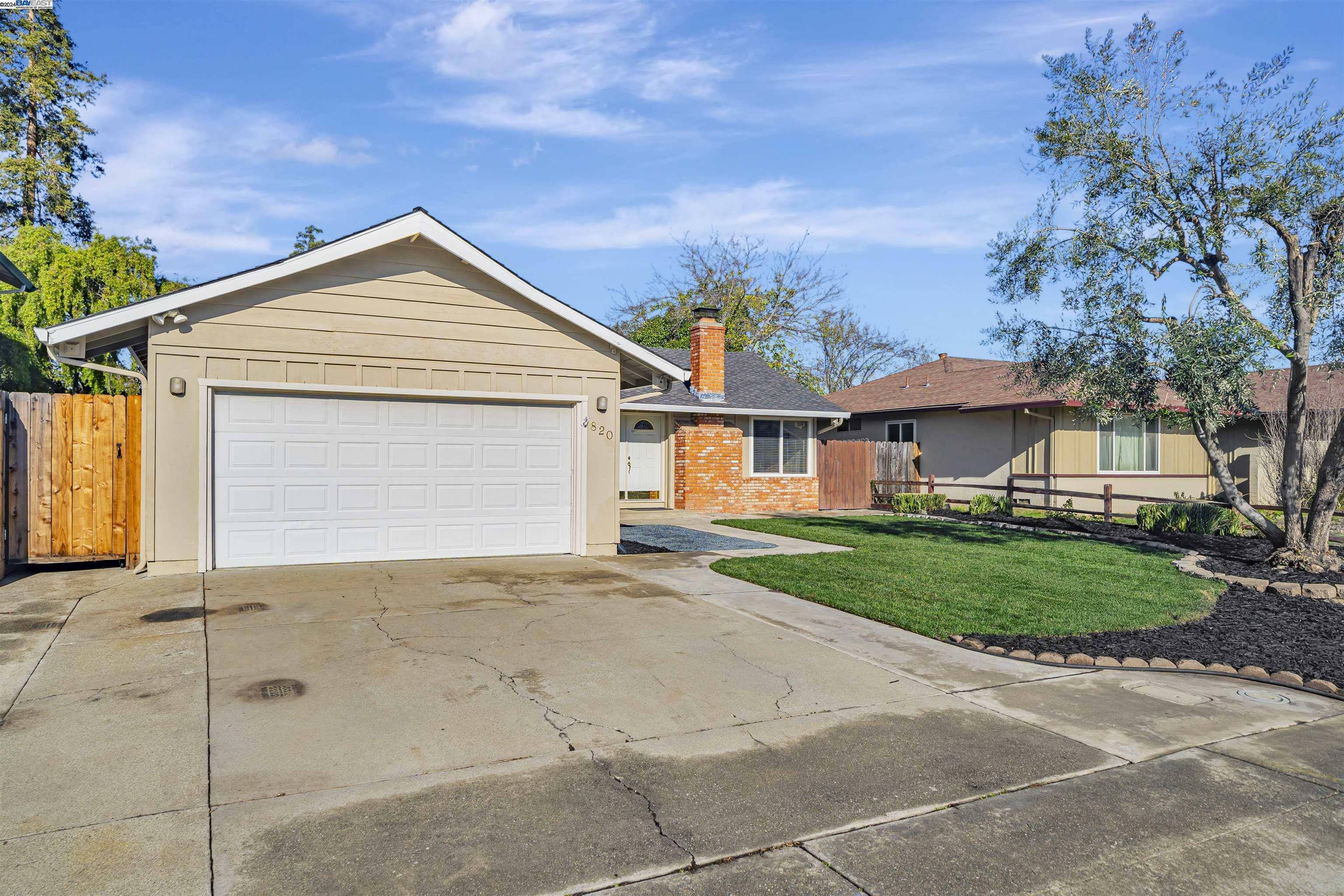 Property Photo:  820 Sunset Dr  CA 94551 