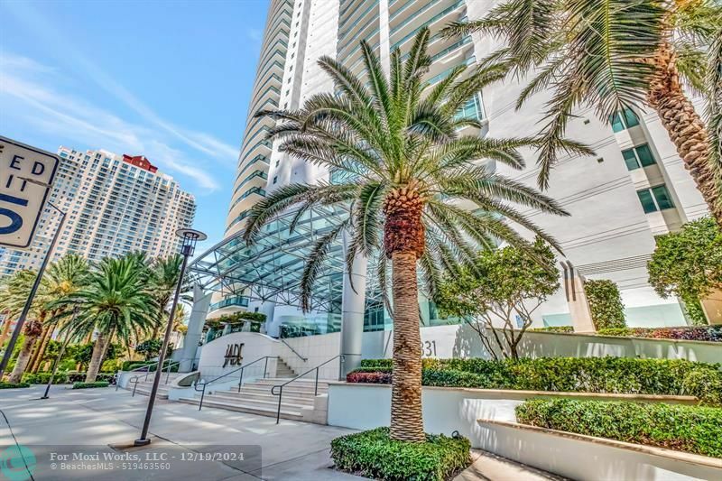 Property Photo:  1331 Brickell Bay Dr 1908  FL 33131 