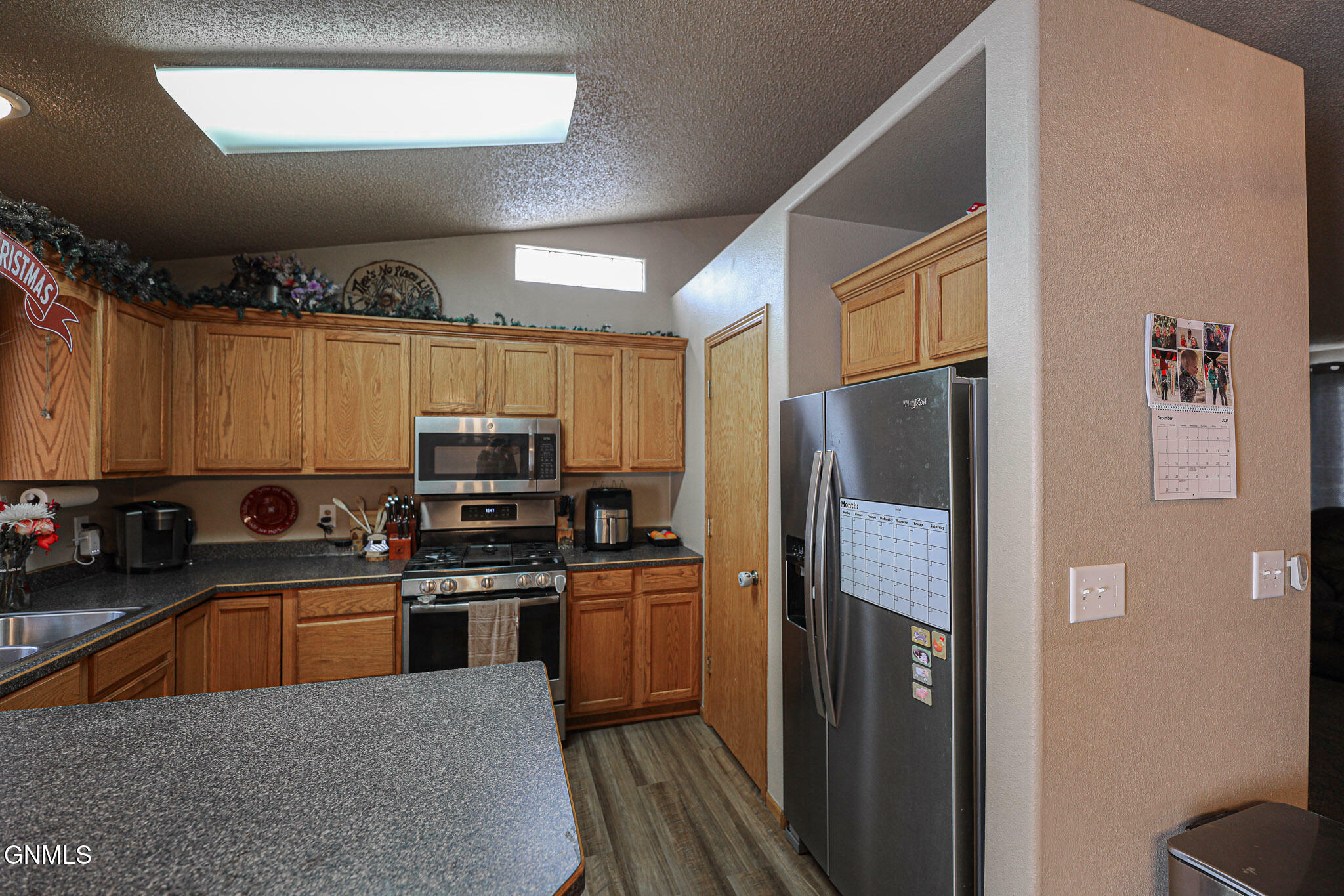 Property Photo:  926 Mahone Avenue  ND 58503 