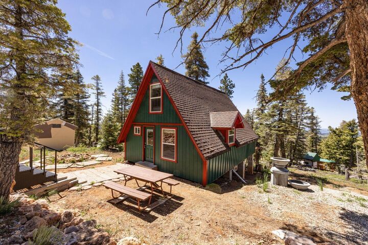 Property Photo:  6145 W Brook Ln  UT 84762 