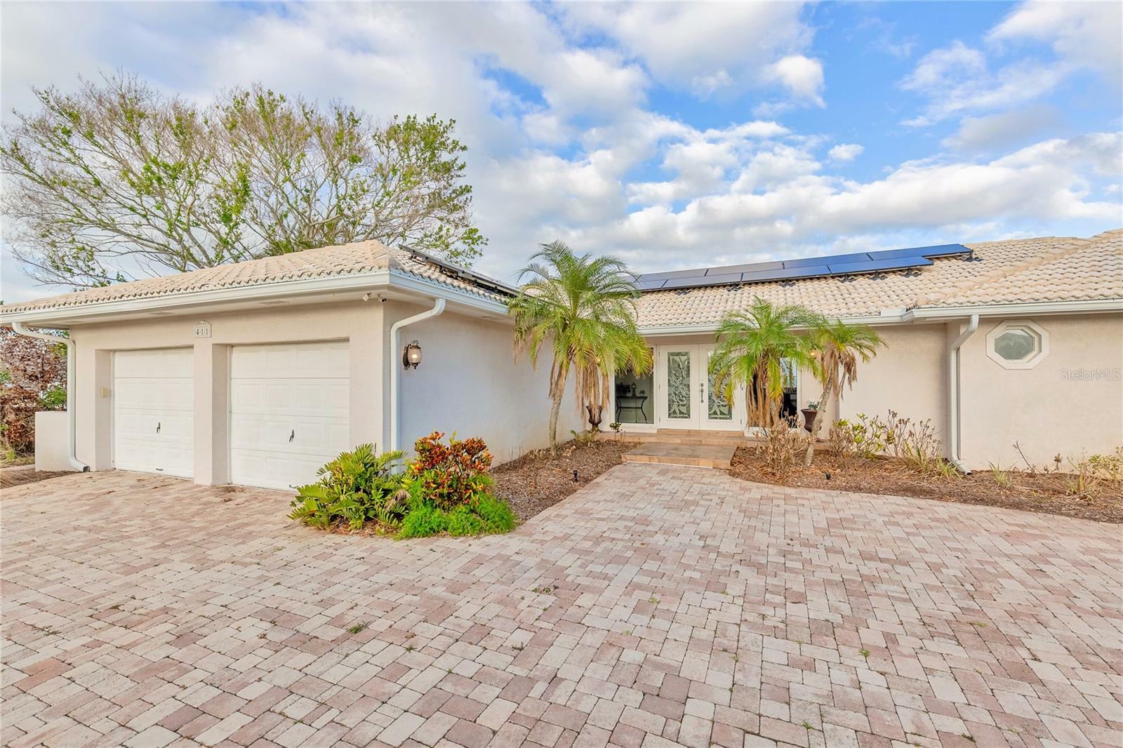 Property Photo: 411 Belle Isle Avenue FL 33786