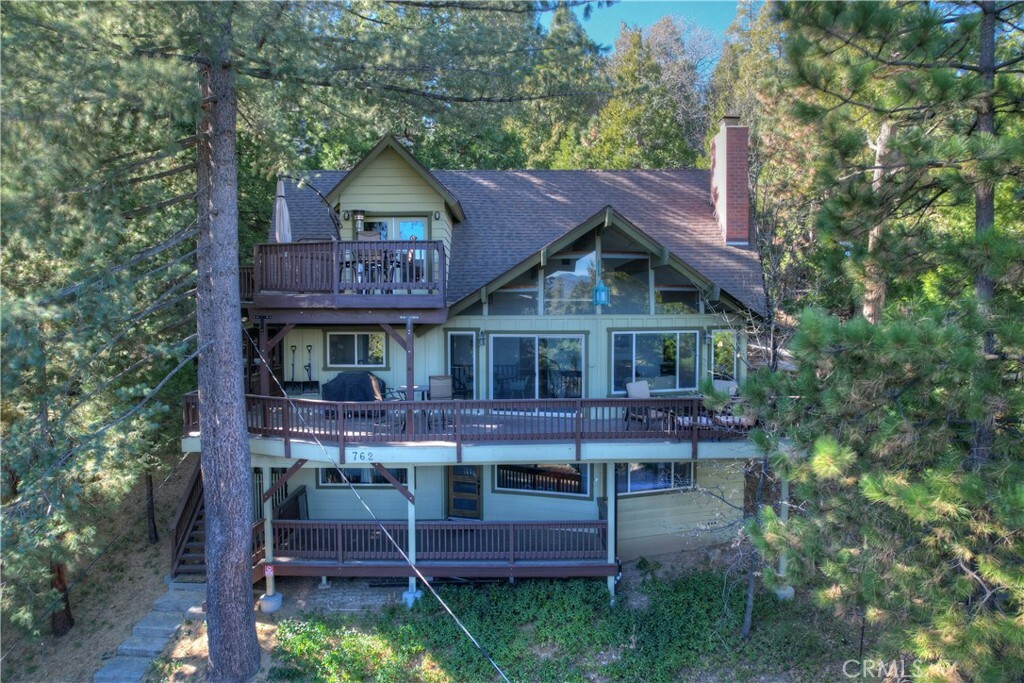 Property Photo: 762 Zurich Drive CA 92352