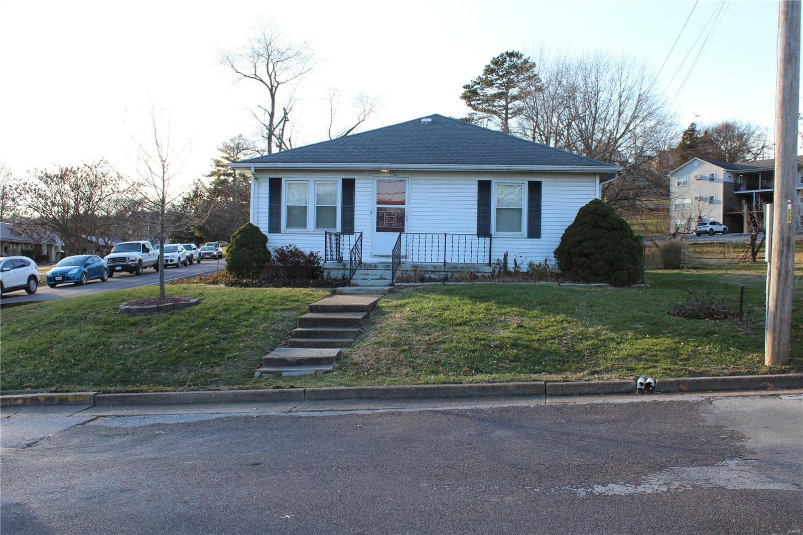 Property Photo:  1324 Washington Street  MO 65041 