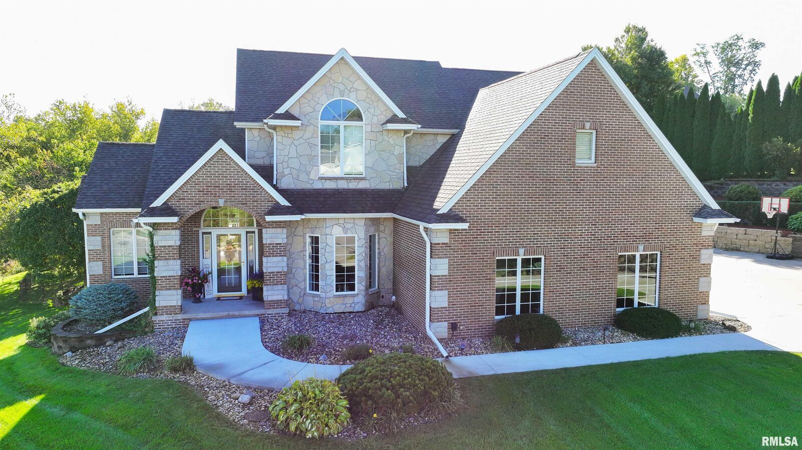 Property Photo: 539 34th Avenue North IA 52732