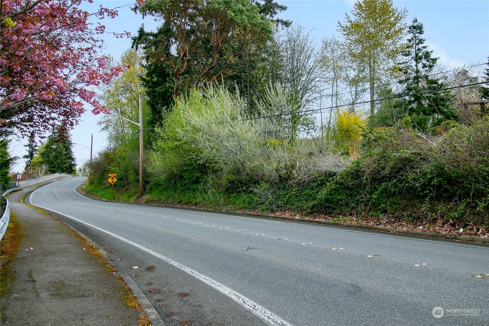 Property Photo:  26106  Woodmont Drive S  WA 98198 