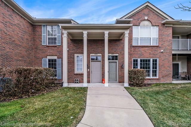 Property Photo:  8203 Chesapeake Cir  MI 48390 