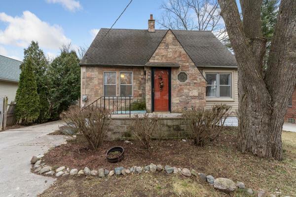 Property Photo:  3093 Devondale Road  MI 48309 