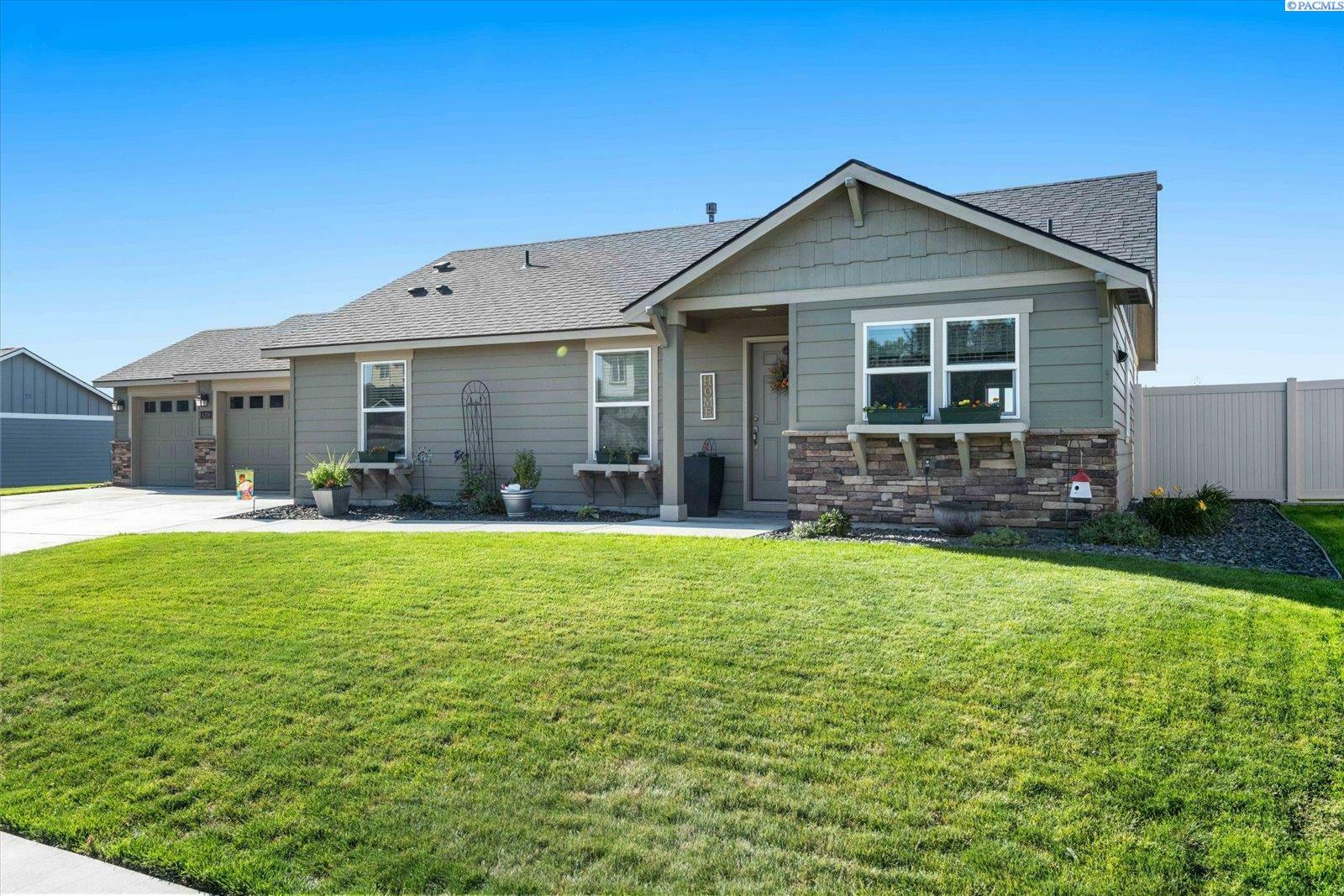 Property Photo:  6208 Turf Paradise Dr  WA 99301 