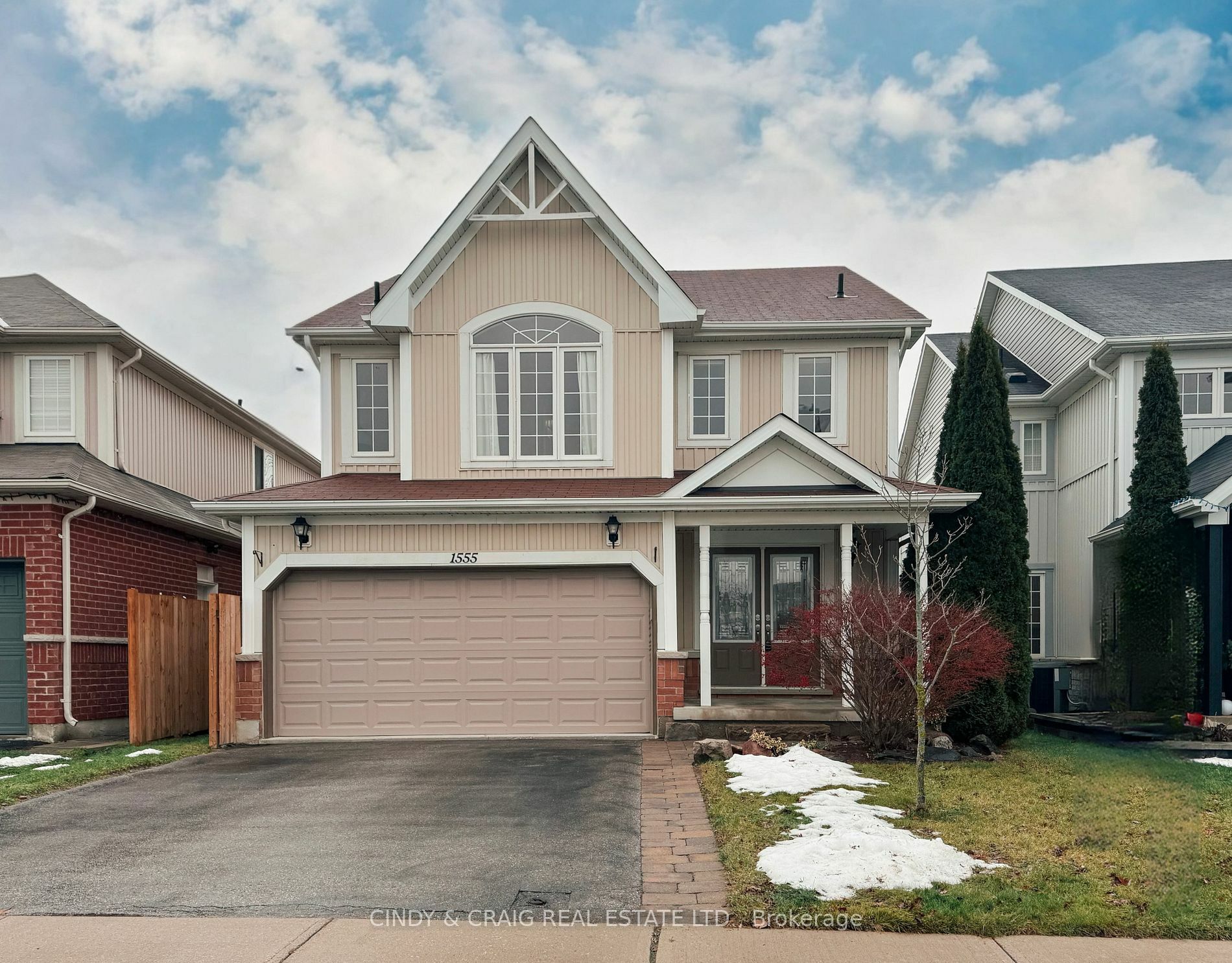 1555 Glenbourne Dr  Oshawa ON L1K 0M3 photo