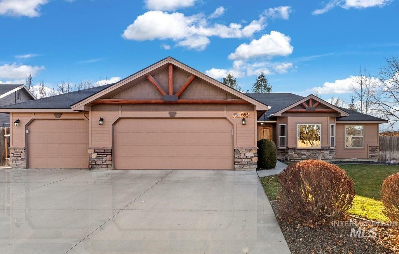 Property Photo: 655 E Ridgestone Drive ID 83634-3456