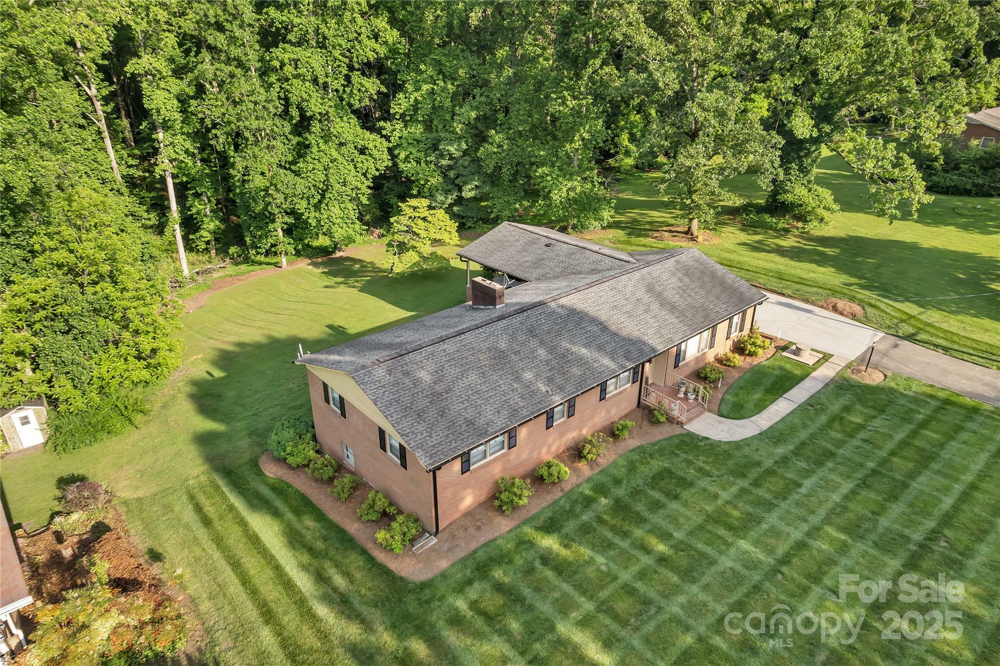 Property Photo: 216 Delview Drive NC 28021