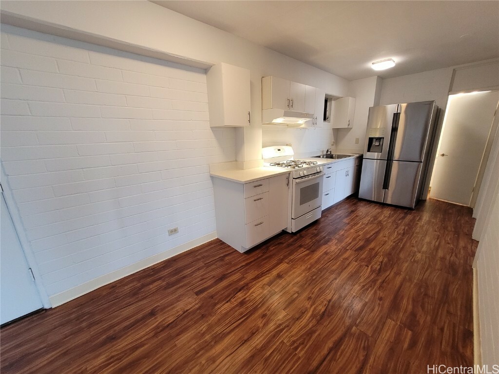 Property Photo: 2450 Date Street 23 HI 96826