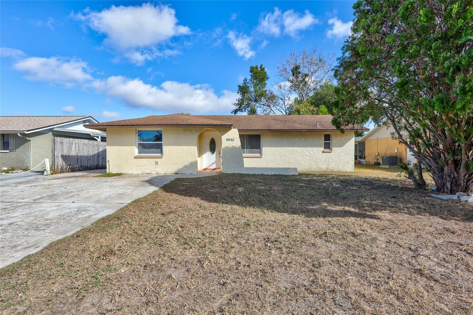 Property Photo:  8840 Cairo Lane  FL 34668 