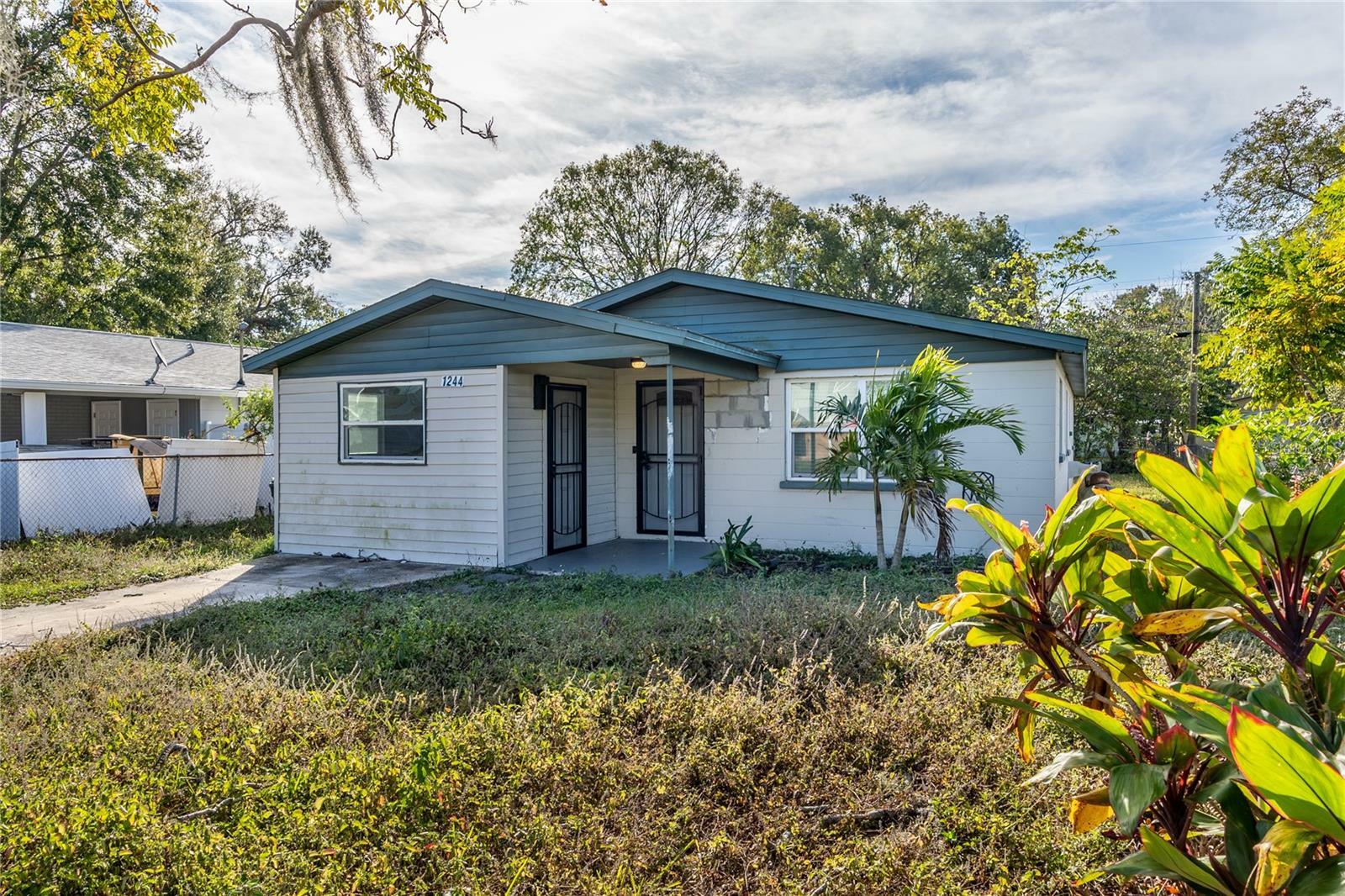 Property Photo:  1244 W 9th Street  FL 33805 