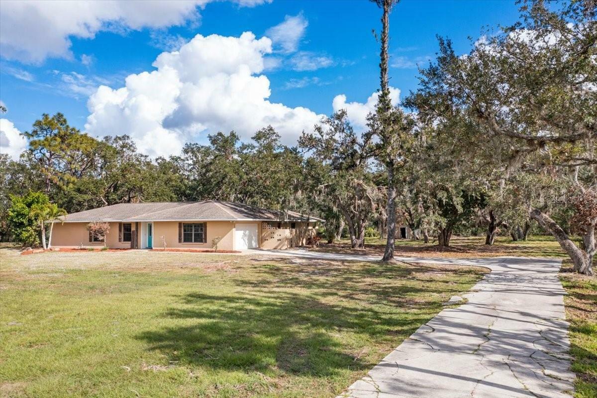 Property Photo:  7321 Proctor Road  FL 34241 