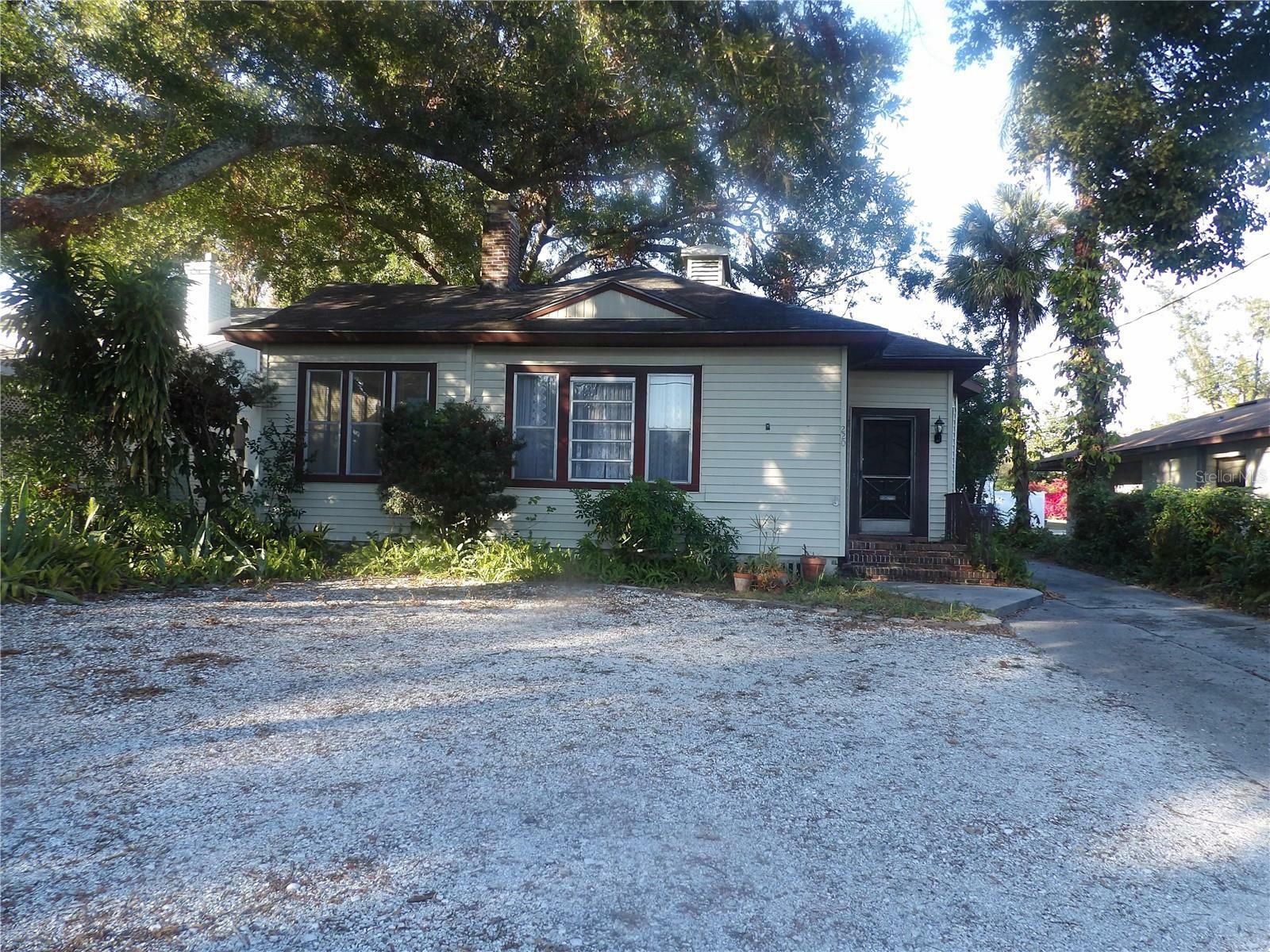 Property Photo:  220 E Palm Drive  FL 33803 