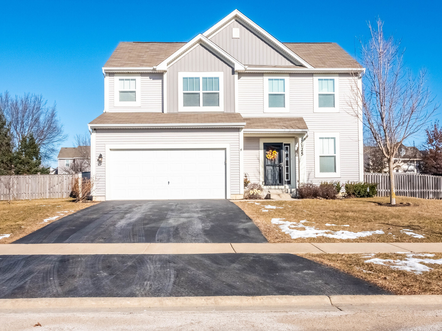 Property Photo: 1125 Woodiris Drive IL 60431