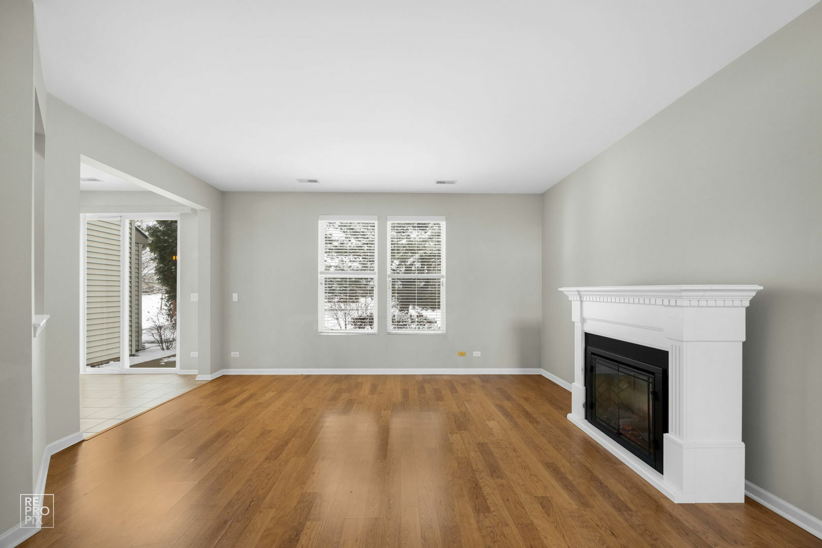 Property Photo: 3205 Bromley Lane IL 60502