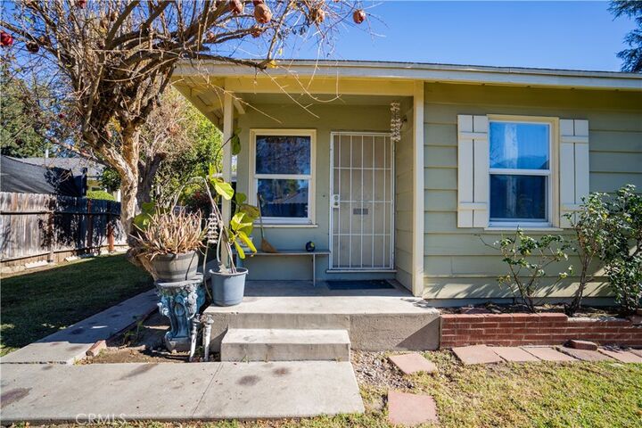 Property Photo: 5822 Kester Avenue CA 91411