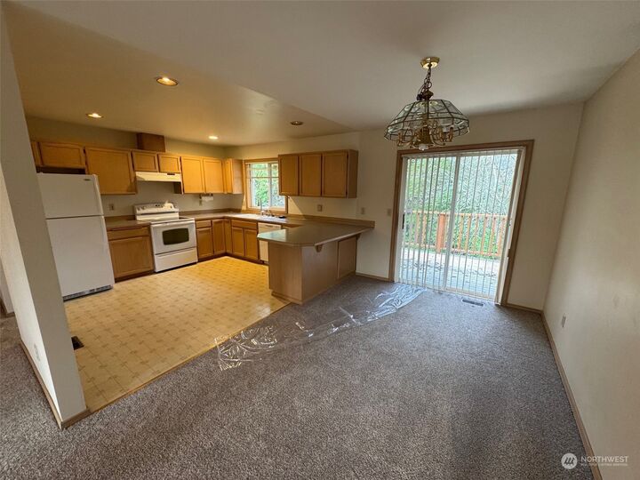 Property Photo: 7824 SE 24th Street WA 98040