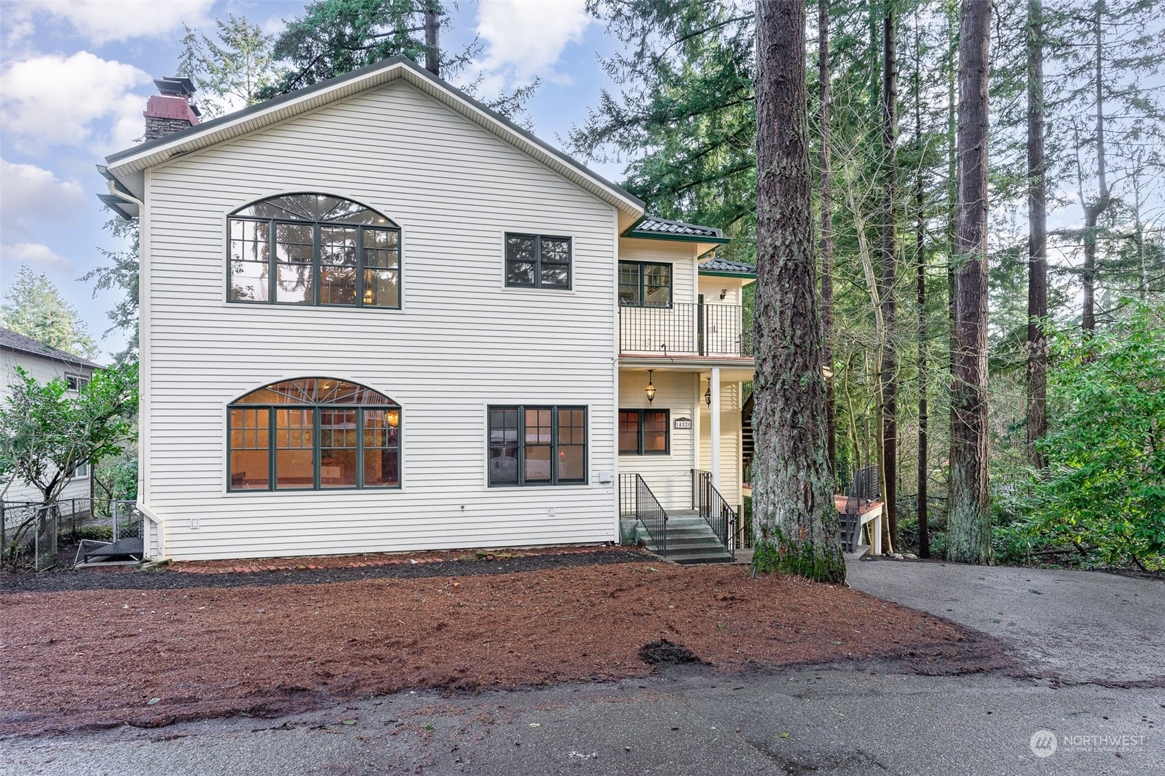 Property Photo:  14520  Fremont Avenue N  WA 98133 