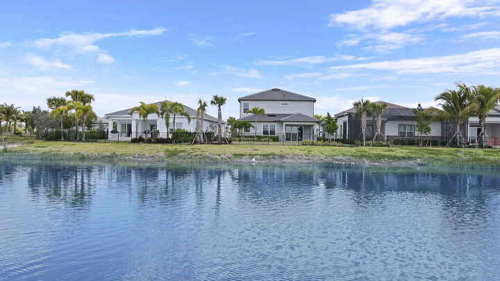 Property Photo: 10362 Northbrook Circle FL 33412