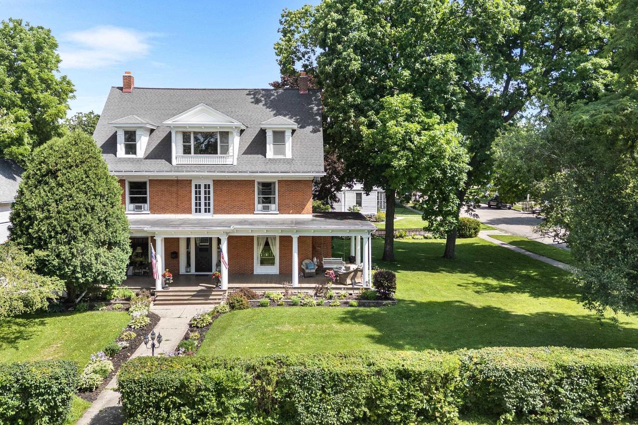 Property Photo:  320 East Jackson Street  WI 54971 