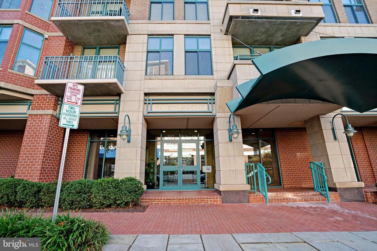 Property Photo:  502 W Broad Street 210  VA 22046 