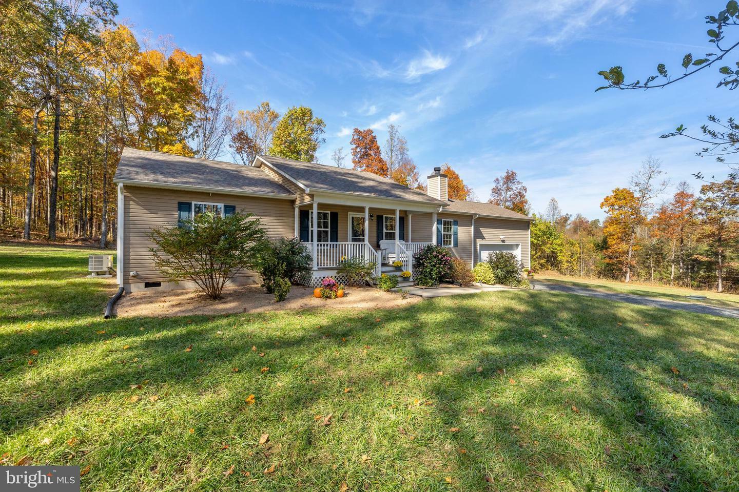 Property Photo:  8656 Green Road  VA 20187 