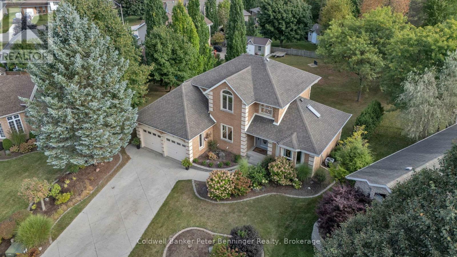 275 4th St Crescent  Hanover ON N4N 3S9 photo