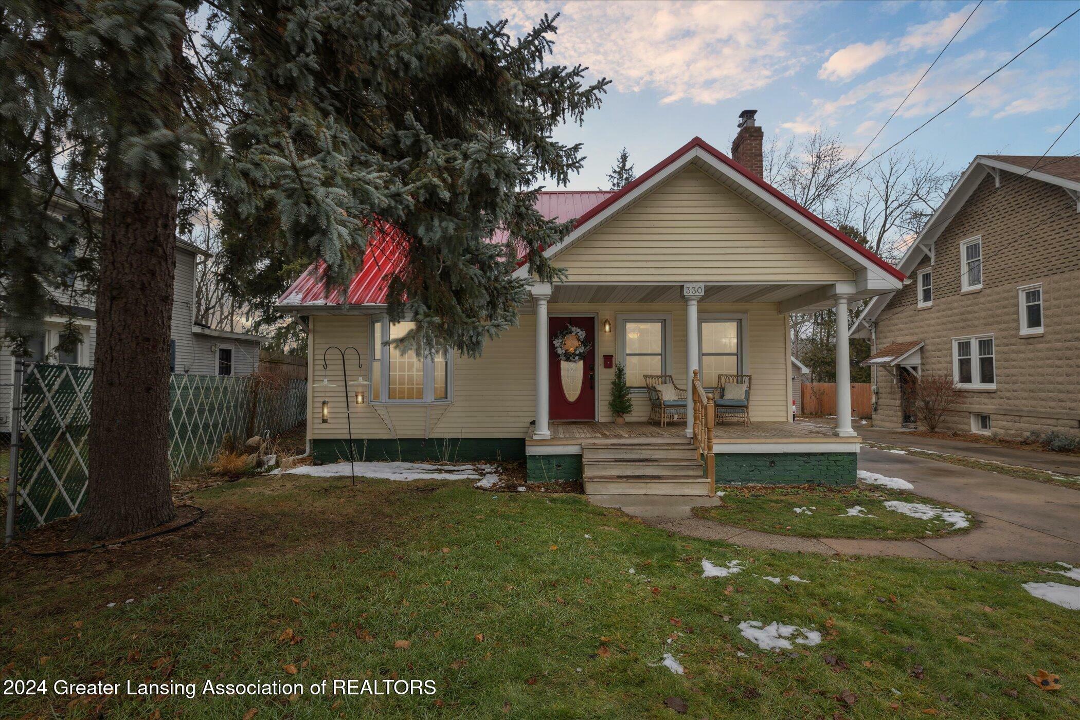 Property Photo:  330 W Jefferson Street  MI 48837 