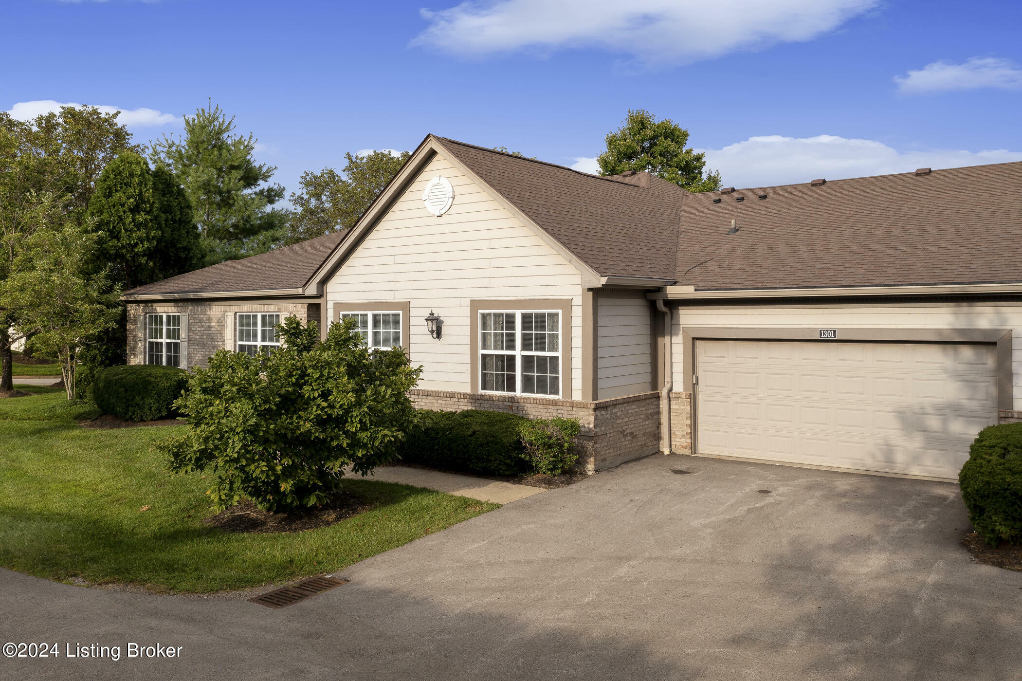 Property Photo:  1301 Sugar Pine Terrace  KY 40243 