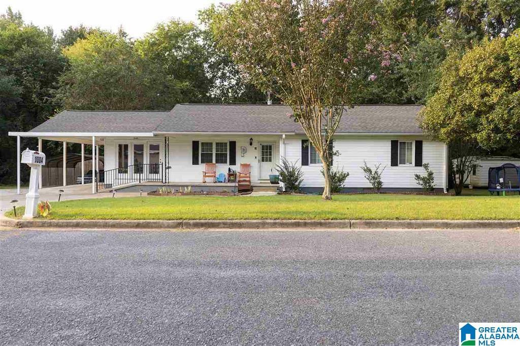 Property Photo:  1004 6th Place  AL 35150 