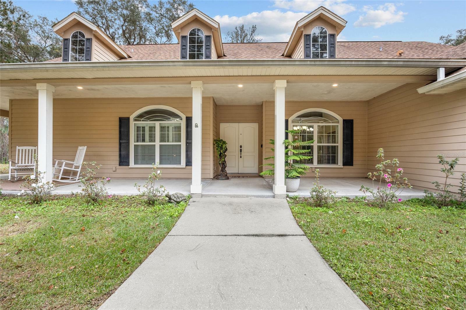 Property Photo:  21003 NE 113th Avenue  FL 32694 