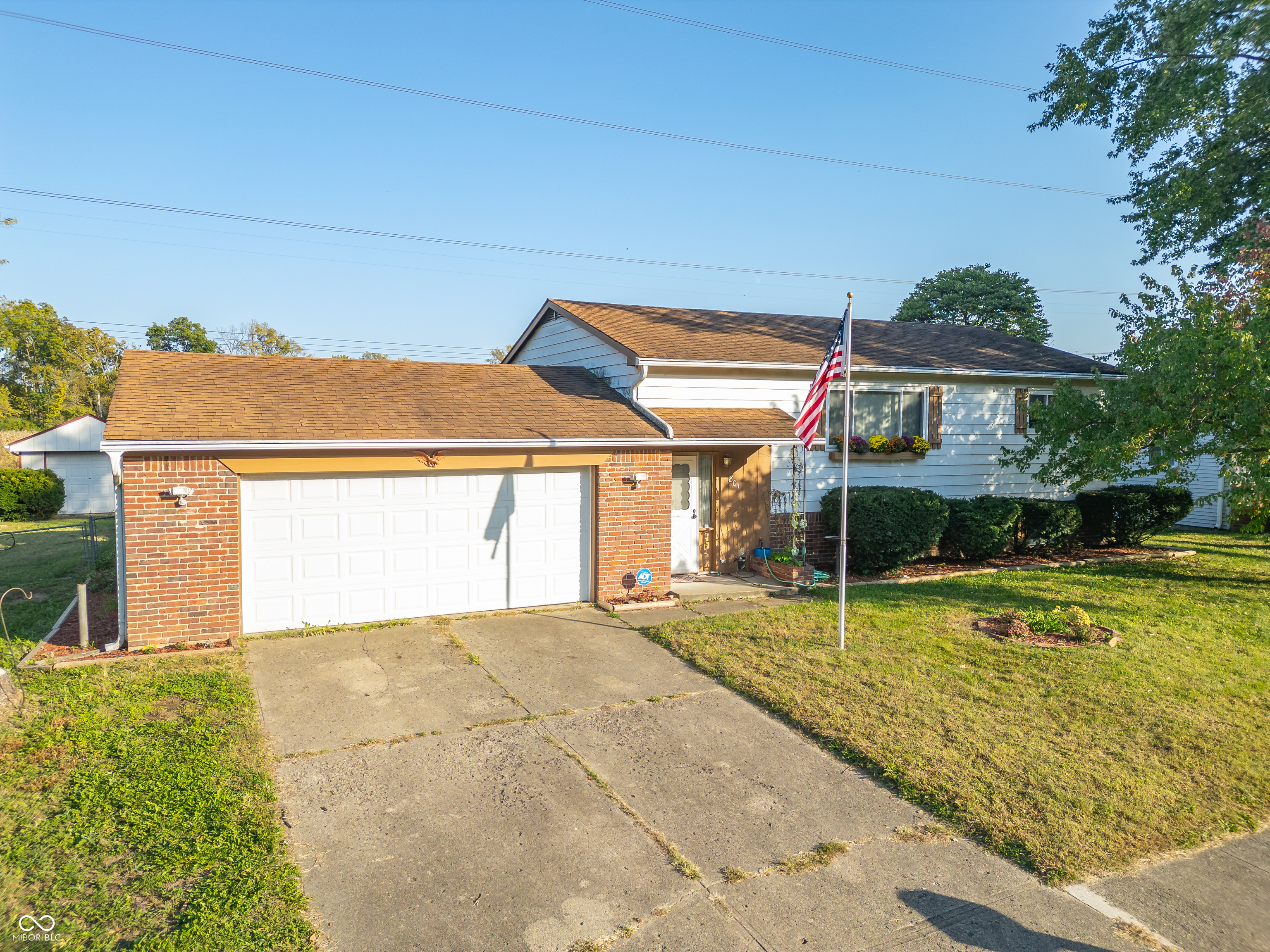 801 Spring Valley Drive  Indianapolis IN 46231 photo