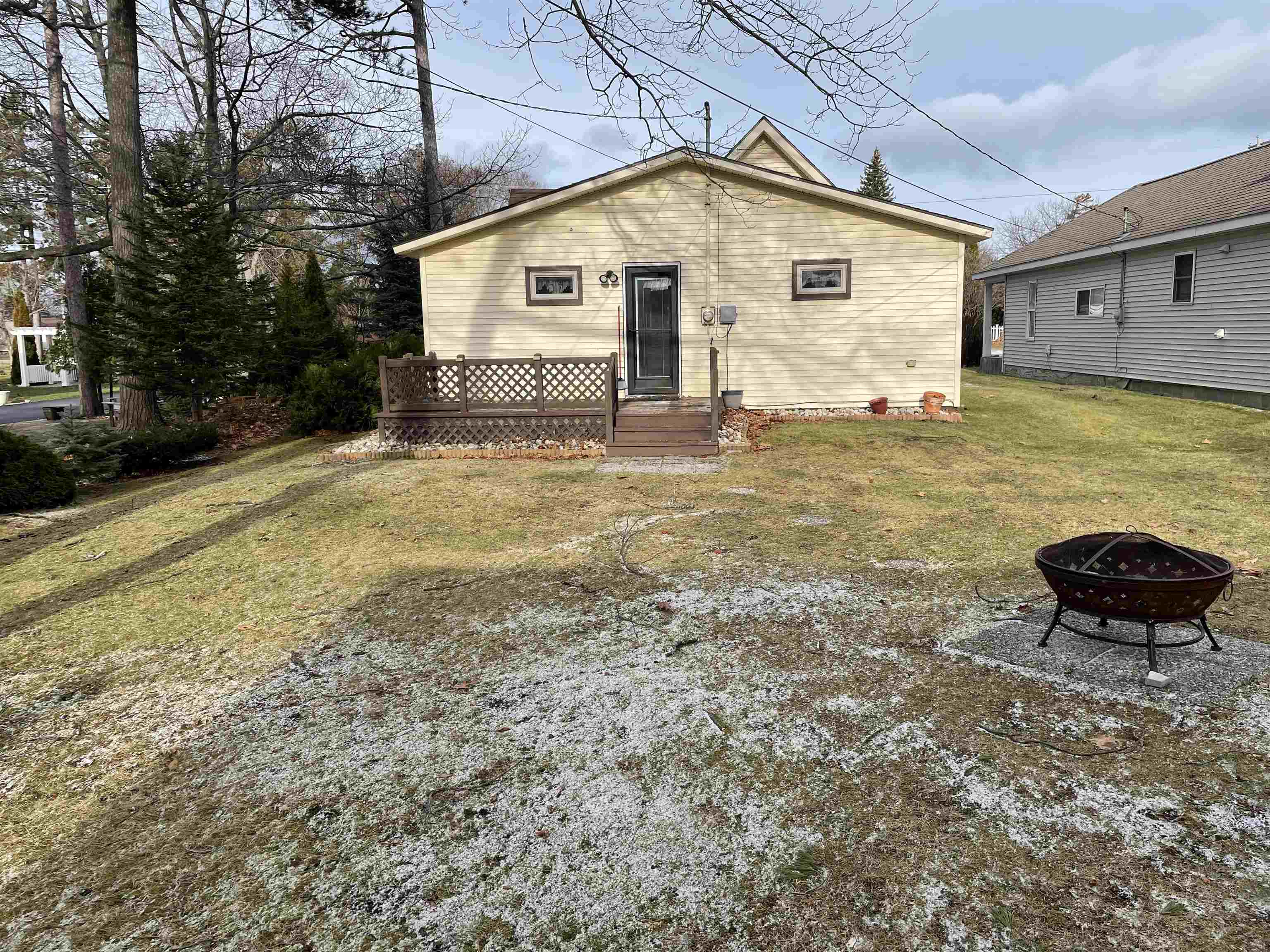 Property Photo:  208 E Jamet Street  MI 49701 