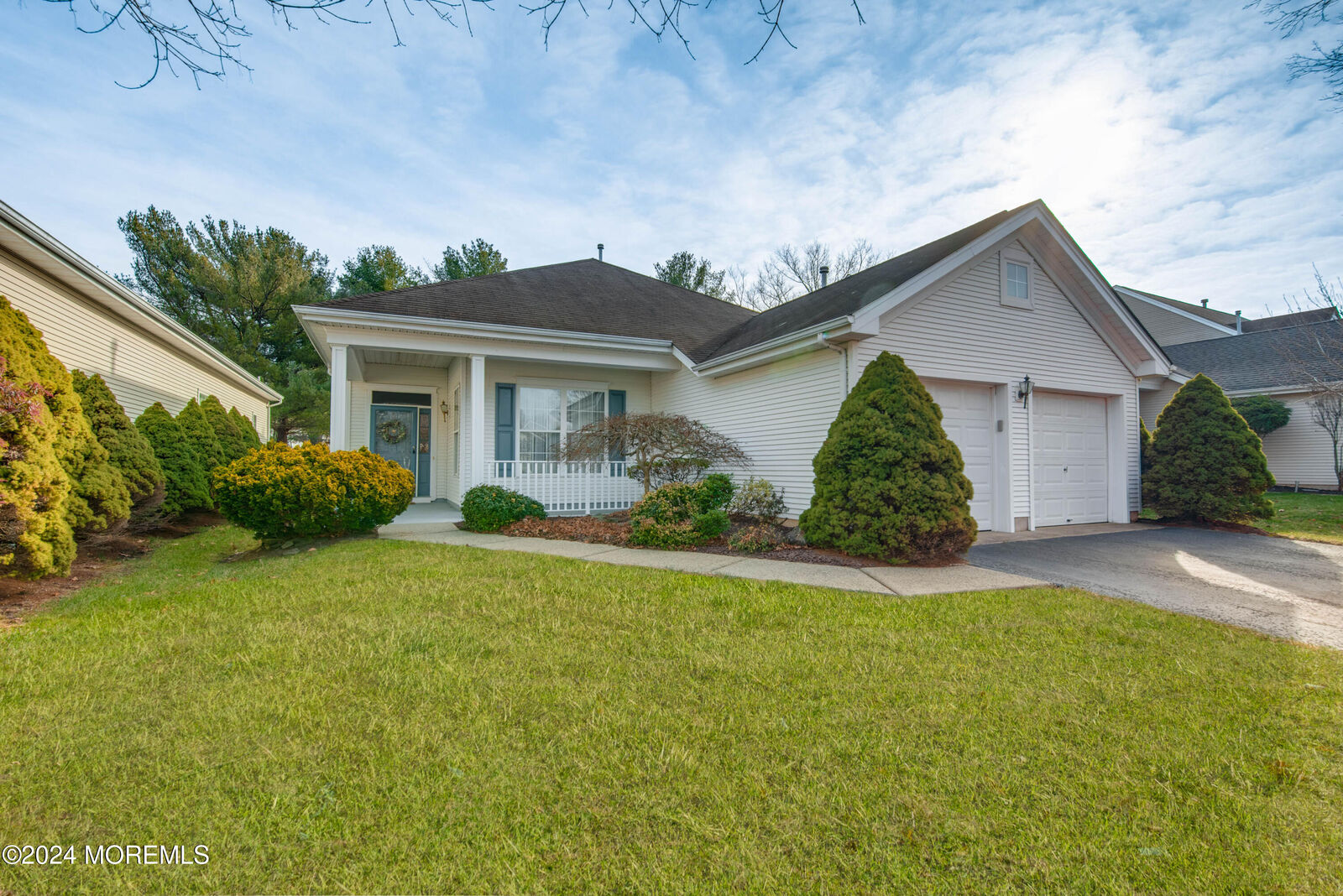 Property Photo:  44 Springlawn Drive  NJ 08701 