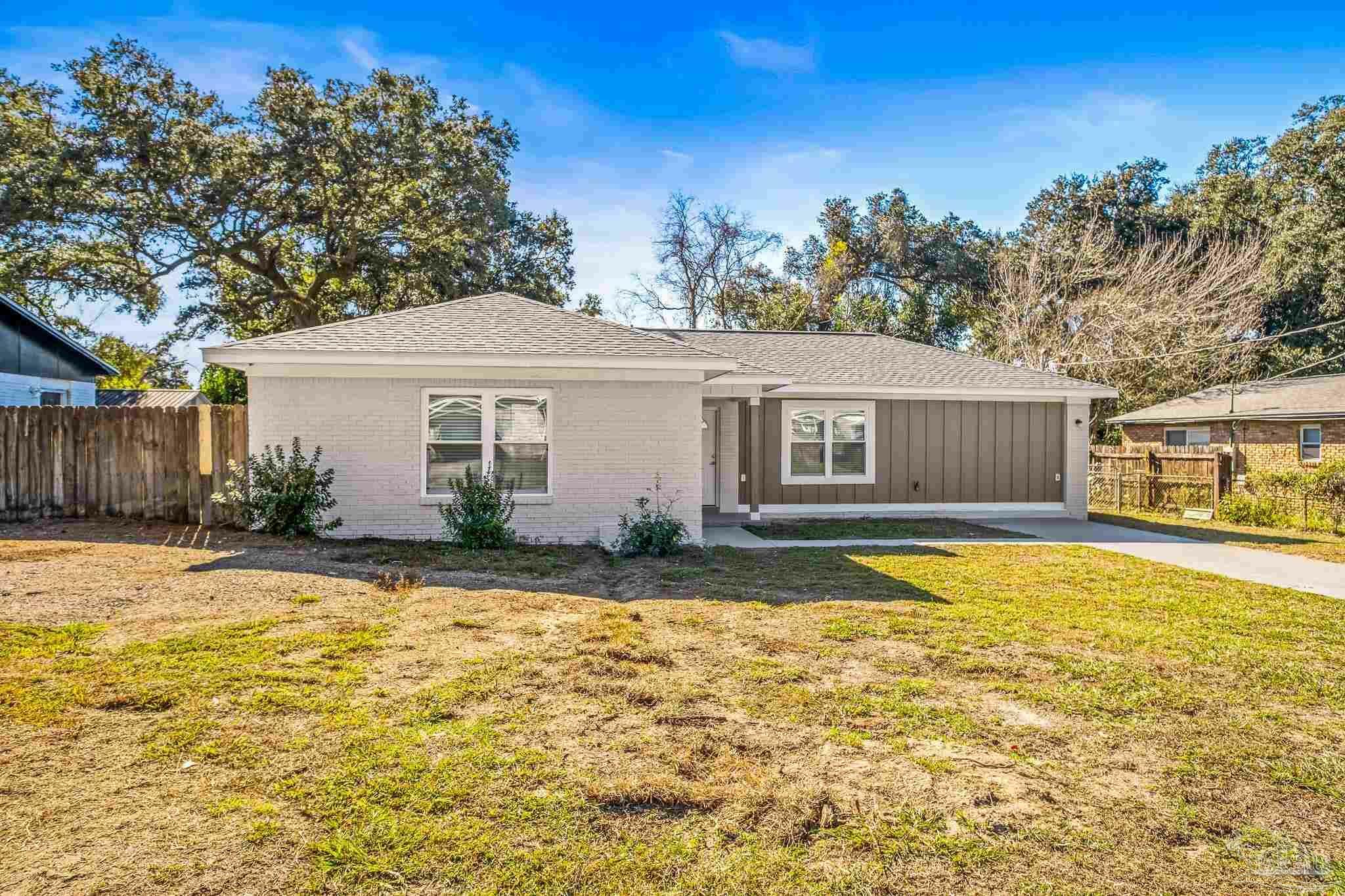 Property Photo:  5841 Scotland Rd  FL 32526 